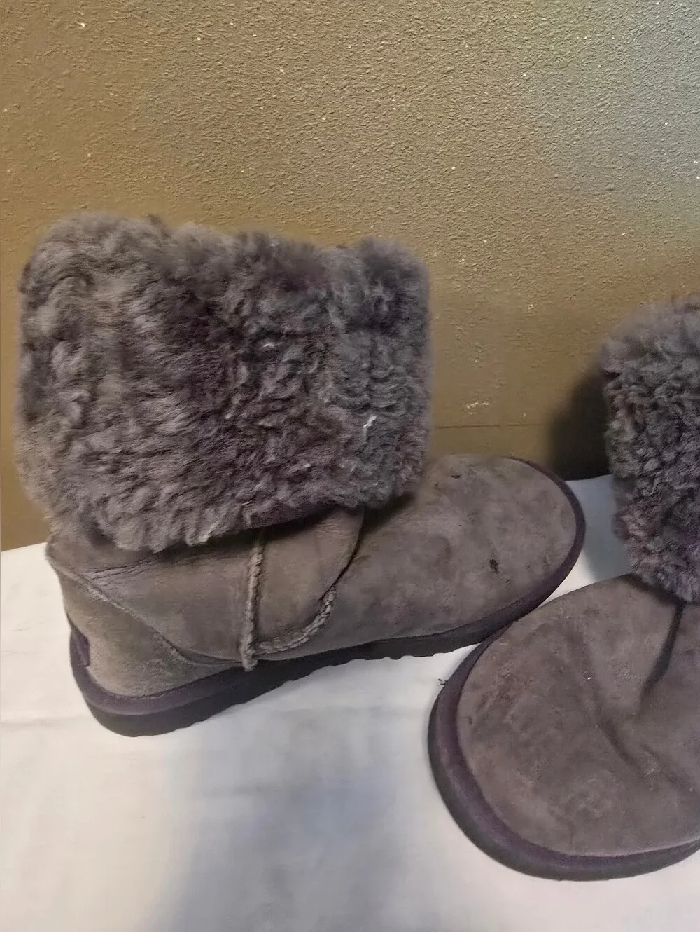 Tall Suede Winter Boots in Dark Gray Size 8